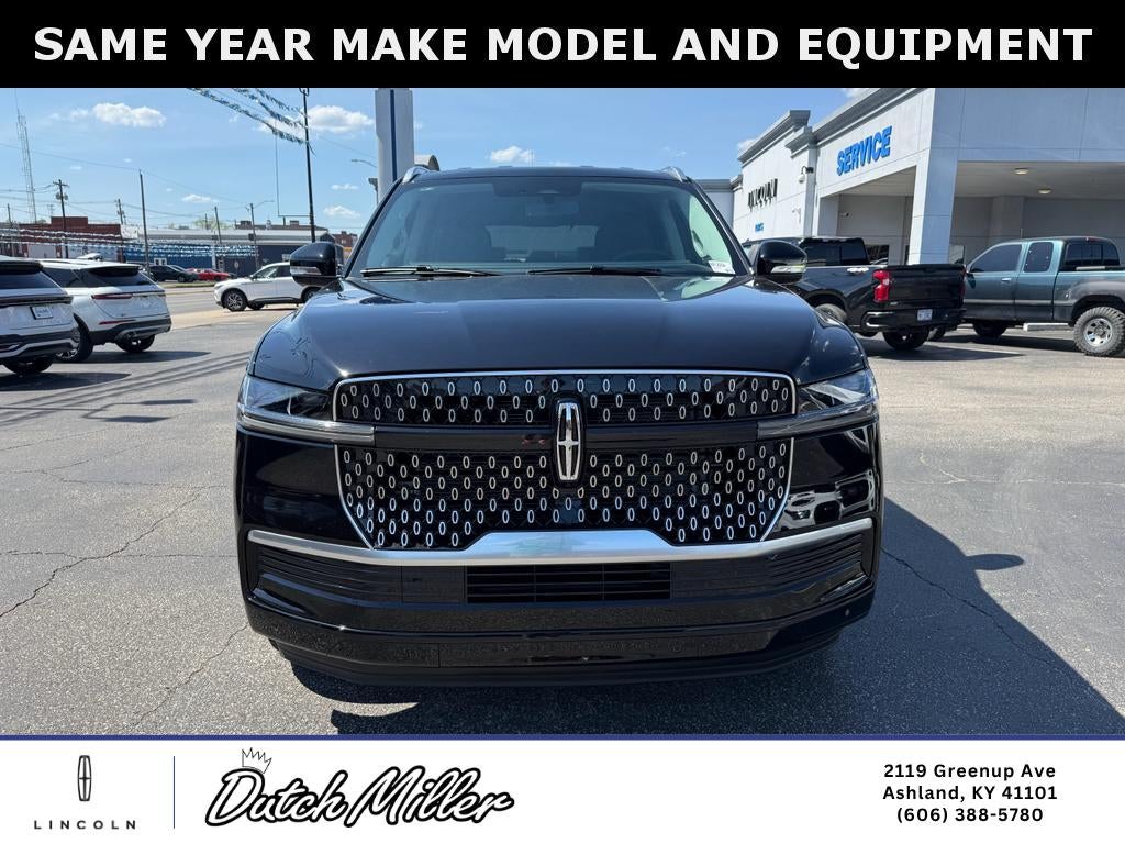 2026 Lincoln Navigator — side profile view