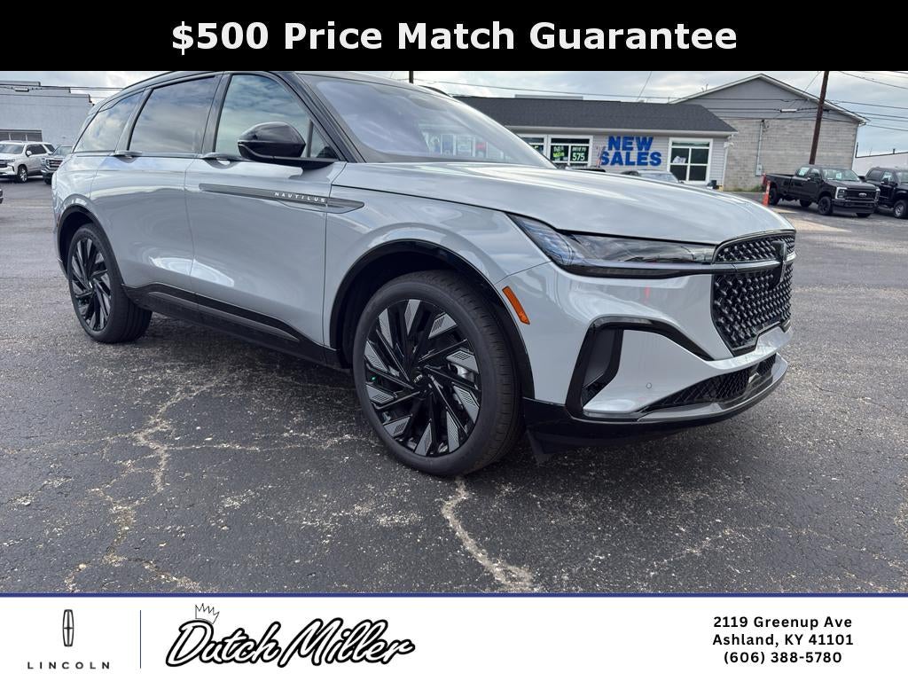 2026 Lincoln Nautilus Reserve in Gray Matter Metallic Clearcoat — front three-quarter view