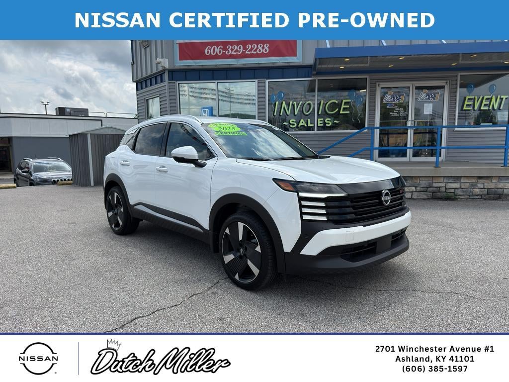 2025 Nissan Kicks SR in Aspen White Tricoat — front three-quarter view